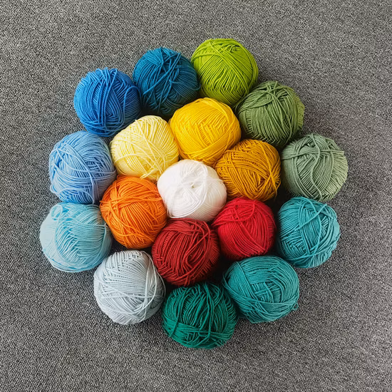 Poliestere Lana tinta 70% tufted 100% Nylon ritorto 50 4 2/32 Una libbra di solidi Economici 10 Chunky Bulky Roving PBT 34/1 40 Filato acrilico